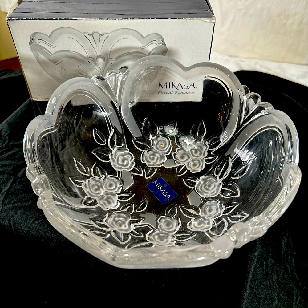 *NIB* Mikasa Eternal Romance 8 In Crystal Serving Bowl